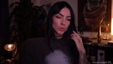 Snapshot of hollylinder_ chatting on February 1, 7:05 am Holly Linder online show from February 1, 7:05 am