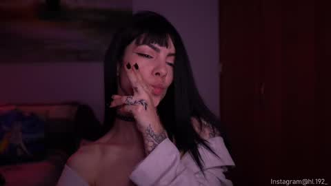 Snapshot of hollylinder_ chatting on February 22, 5:02 am Holly Linder online show from February 22, 5:02 am