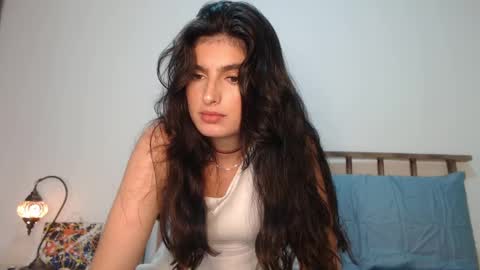 Snapshot of hollyshit_ chatting on February 22, 1:00 am hollyshit_ online show from February 22, 1:00 am