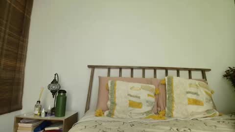 Snapshot of hollyshit_ chatting on September 16, 12:33 am hollyshit_ online show from September 16, 12:33 am