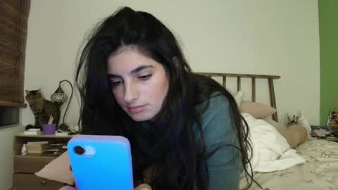 hollyshit_ online show from April 8, 12:10 am