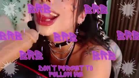 Snapshot of hollyxx_ chatting on January 5, 4:59 pm holly online show from January 5, 4:59 pm