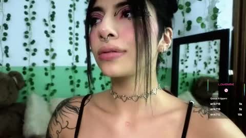 Snapshot of hollyxx_ chatting on January 18, 9:02 pm holly online show from January 18, 9:02 pm