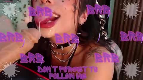 Snapshot of hollyxx_ chatting on January 29, 9:17 pm holly online show from January 29, 9:17 pm