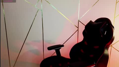 Snapshot of hollyxx_ chatting on February 12, 9:01 pm holly online show from February 12, 9:01 pm