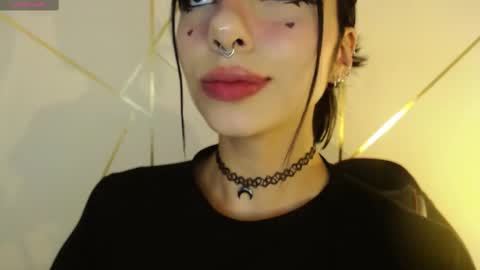 Snapshot of hollyxx_ chatting on February 19, 10:53 pm holly online show from February 19, 10:53 pm