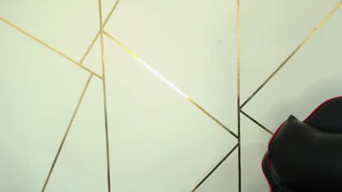 Snapshot of hollyxx_ chatting on February 20, 1:57 am holly online show from February 20, 1:57 am