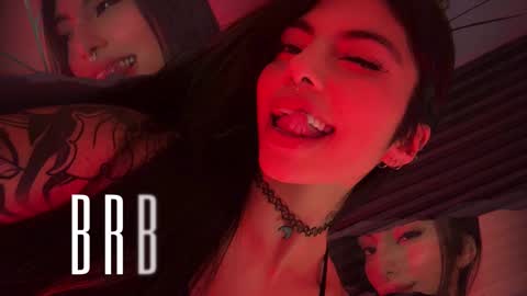 Snapshot of hollyxx_ chatting on February 24, 10:25 pm holly online show from February 24, 10:25 pm