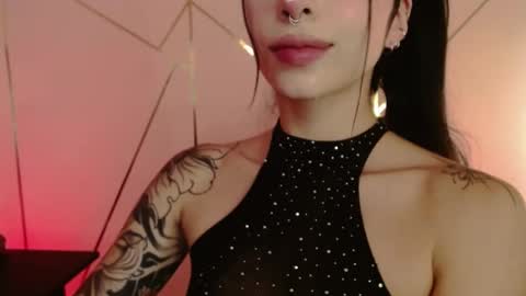 Snapshot of hollyxx_ chatting on March 5, 8:32 am holly online show from March 5, 8:32 am