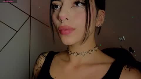 Snapshot of hollyxx_ chatting on September 9, 2:27 pm holly online show from September 9, 2:27 pm