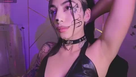 Snapshot of hollyxx_ chatting on October 11, 12:10 am holly online show from October 11, 12:10 am