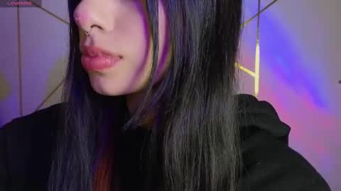 Snapshot of hollyxx_ chatting on October 17, 11:02 am holly online show from October 17, 11:02 am