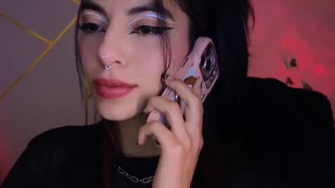 Snapshot of hollyxx_ chatting on November 21, 1:37 am holly online show from November 21, 1:37 am