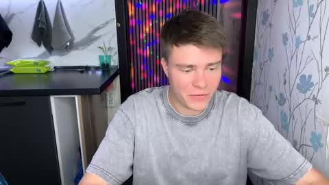 Snapshot of holy_eggs_00 chatting on September 10, 7:14 pm holy_eggs_00 online show from September 10, 7:14 pm