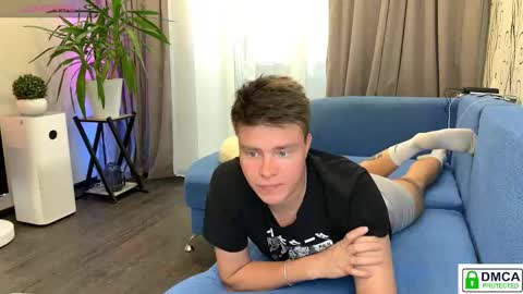 Snapshot of holy_eggs_00 chatting on September 14, 4:55 am holy_eggs_00 online show from September 14, 4:55 am