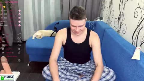 Snapshot of holy_eggs_00 chatting on October 20, 3:56 pm holy_eggs_00 online show from October 20, 3:56 pm