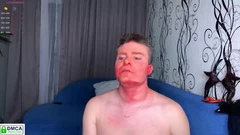 Snapshot of holy_eggs_00 chatting on October 31, 10:11 pm holy_eggs_00 online show from October 31, 10:11 pm