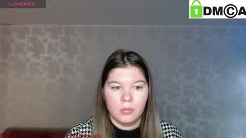 Welcome guys  Pleasure to see you all here  My name is MichaelaTip menu is active Private is open  online show from December 26, 2:33 am