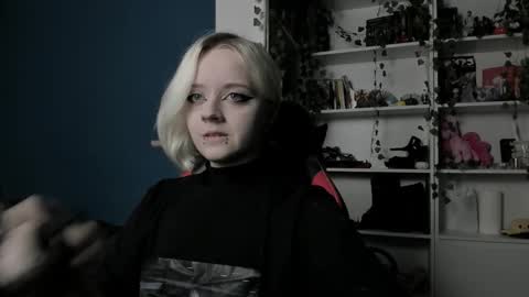 Snapshot of holy_mistresss chatting on November 21, 9:19 am holy_mistresss online show from November 21, 9:19 am