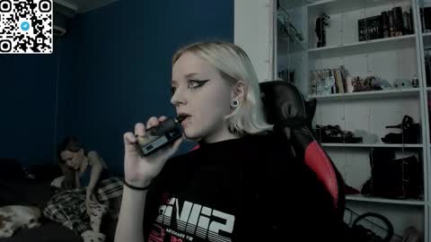 holy_mistresss online show from December 20, 10:22 am