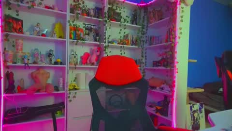 Rumi online show from November 21, 9:52 am