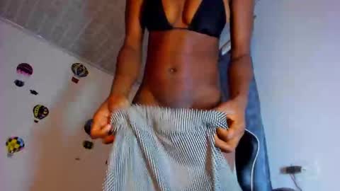 Snapshot of holy_sailt chatting on December 17, 8:21 pm Holly online show from December 17, 8:21 pm