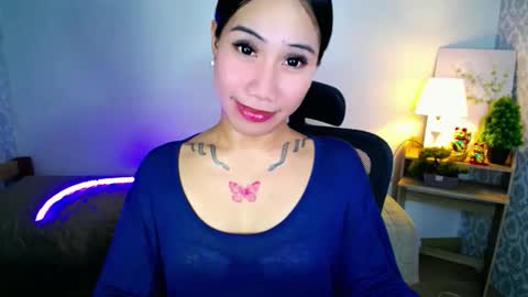 Snapshot of holy_samyx chatting on October 13, 3:17 am holy_samyx online show from October 13, 3:17 am