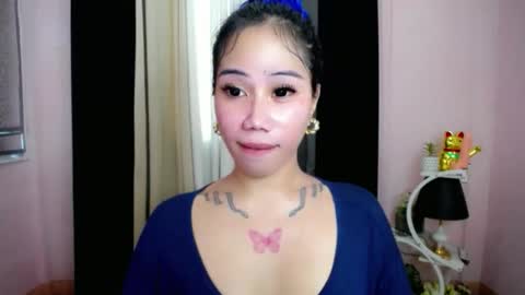 holy_samyx online show from November 27, 2:35 am