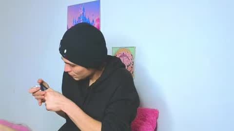      online show from April 22, 7:22 am