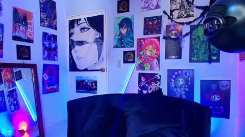   online show from December 3, 6:28 pm