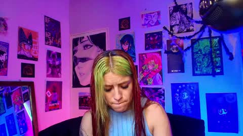   online show from December 5, 9:39 pm