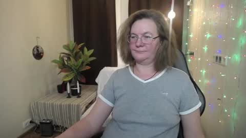 holymilfa online show from January 26, 4:41 pm