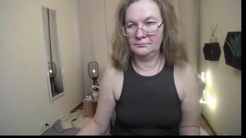 holymilfa online show from February 24, 7:28 am