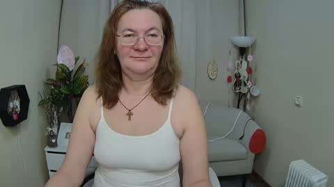 holymilfa online show from April 14, 7:03 am