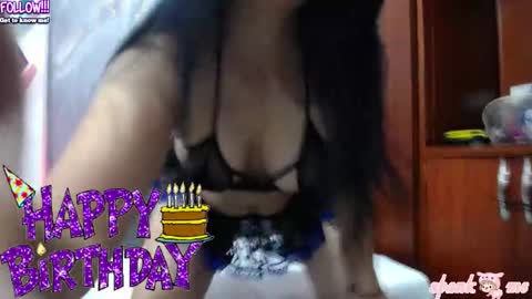 Snapshot of honey_alice18 chatting on November 24, 12:49 pm honey_alice18 online show from November 24, 12:49 pm