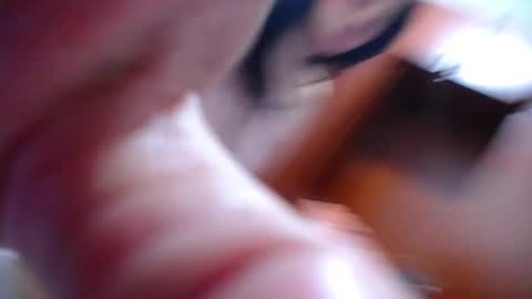 Snapshot of honey_alice18 chatting on November 27, 1:57 pm honey_alice18 online show from November 27, 1:57 pm