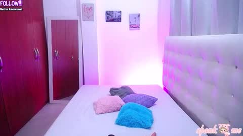 Snapshot of honey_alice18 chatting on December 15, 12:31 pm honey_alice18 online show from December 15, 12:31 pm