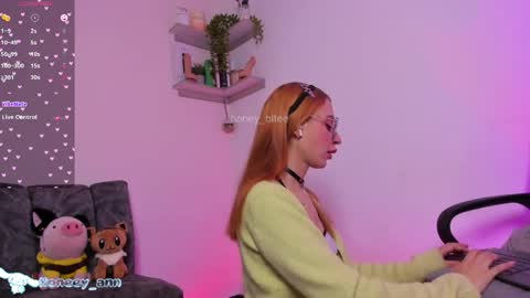  Hi Im  Annie  vic   Your dreams came true  online show from April 1, 11:46 pm