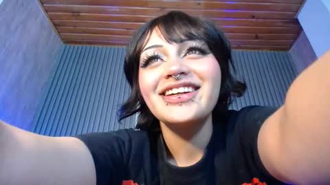 Snapshot of honey_dark chatting on December 17, 7:07 am Honney online show from December 17, 7:07 am