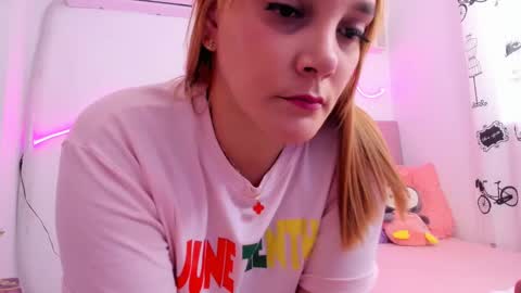 Snapshot of honey_jhenna chatting on October 10, 3:00 pm Jhenna martinez online show from October 10, 3:00 pm