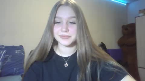 Snapshot of honey_lolaaa chatting on October 18, 3:35 pm honey_lolaaa online show from October 18, 3:35 pm