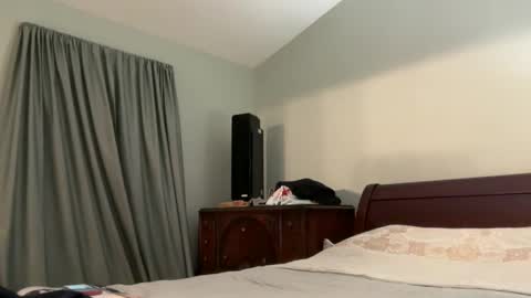 honey_man14 online show from January 6, 7:50 pm