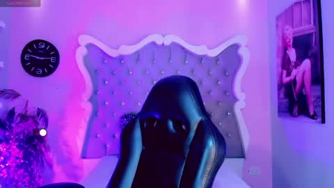 honey_moontsts online show from May 31, 12:12 pm