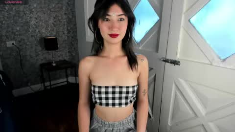honey_sweet777 online show from April 18, 8:20 pm