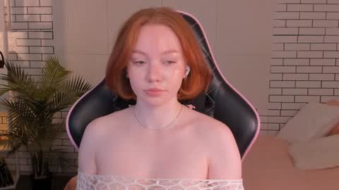 Snapshot of honeyautumn chatting on December 10, 11:30 pm honeyautumn online show from December 10, 11:30 pm