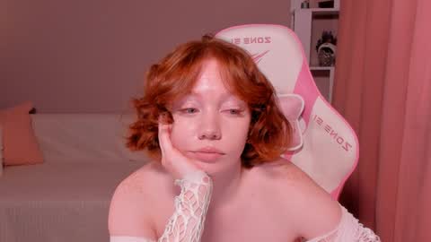 Snapshot of honeyautumn chatting on December 31, 3:23 am honeyautumn online show from December 31, 3:23 am