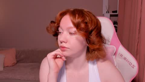 Snapshot of honeyautumn chatting on January 7, 12:24 am honeyautumn online show from January 7, 12:24 am