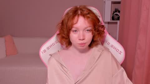 Snapshot of honeyautumn chatting on January 12, 3:39 am honeyautumn online show from January 12, 3:39 am