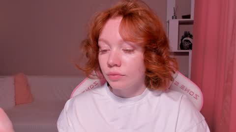 Snapshot of honeyautumn chatting on January 12, 6:49 am honeyautumn online show from January 12, 6:49 am