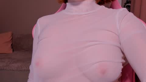 Snapshot of honeyautumn chatting on January 16, 12:45 am honeyautumn online show from January 16, 12:45 am